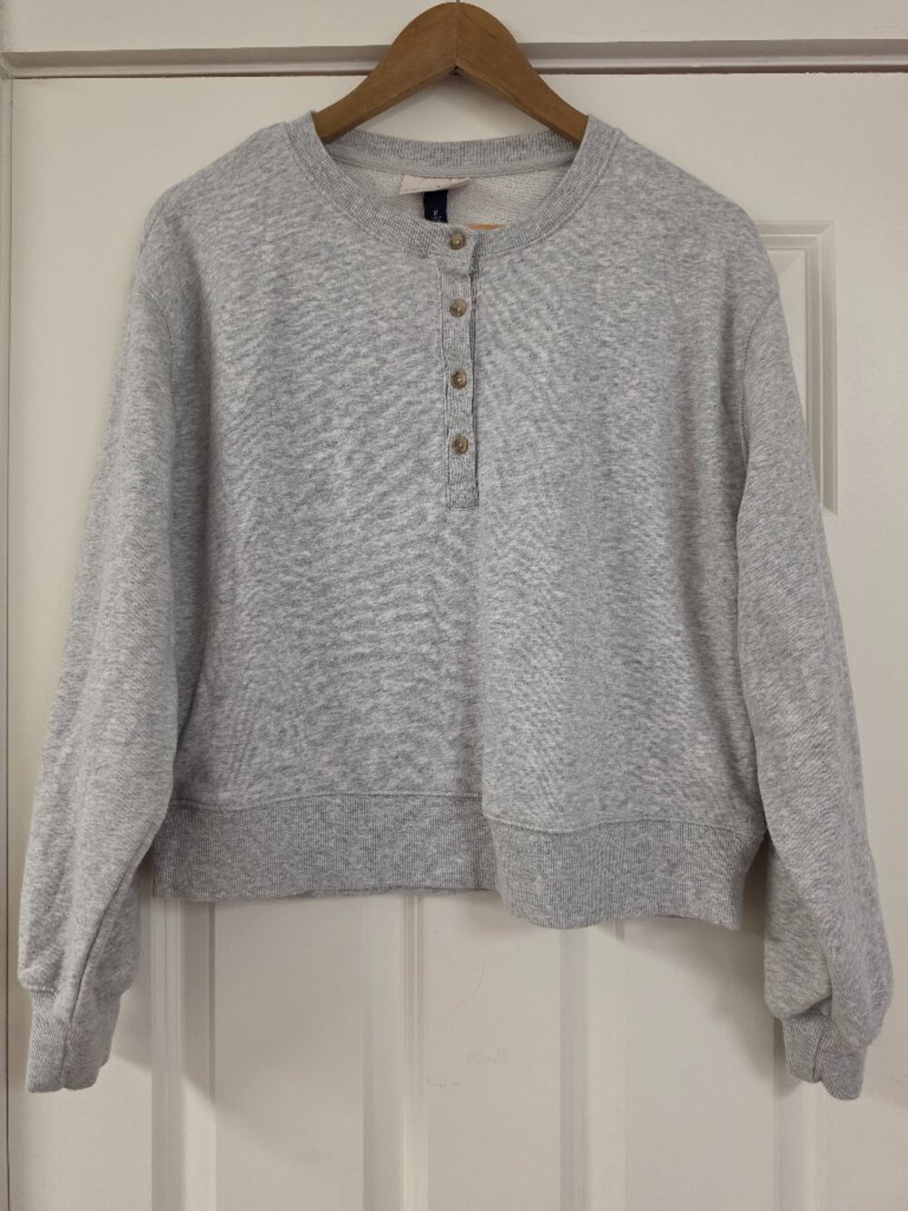 Women's Heather Gray Fleece Sweatshirt Long Sleeve Shirt, size Medium